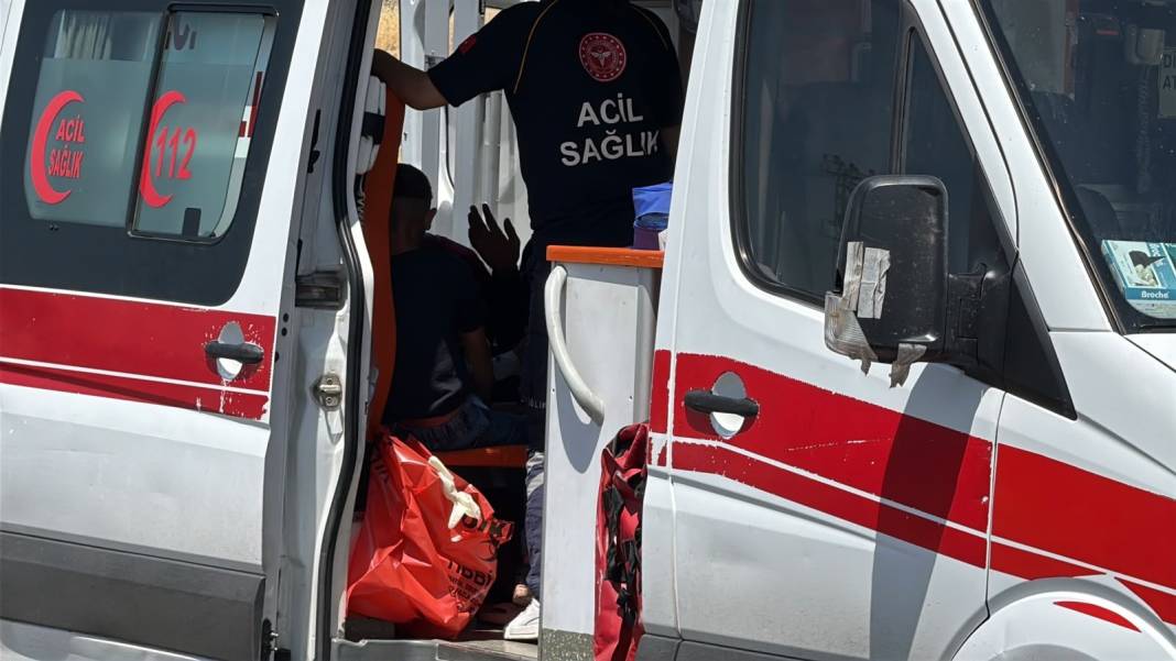 Son dakika! Engellileri taşıyan minibüs kaza yaptı: 19 yaralı 6